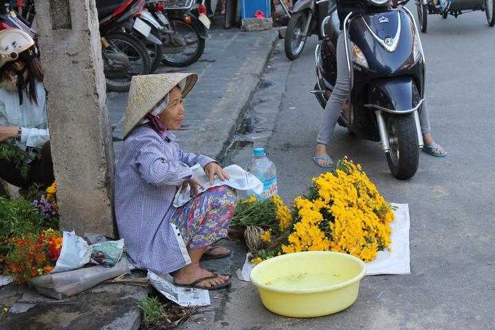 Blouse tay phồng nhẹ: Kiểu tay phồng lại là một trong những kiểu được ưa chuộng